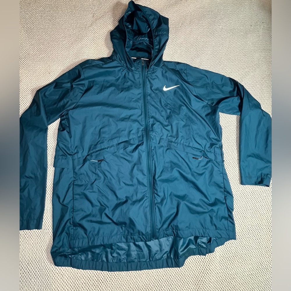 NIKE ESSENTIAL PACKABLE RUNNING RAIN JACKET women size XLdark  green.